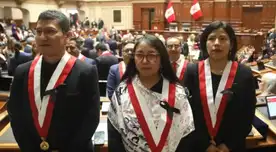 Parlamentarios de Ahora Nación se ponen de espaldas durante juramentación de Keiko Fujimori.