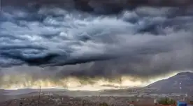 Senamhi prevé vientos de hasta 45 km/h en 24 provincias del Perú. Senamhi prevé vientos de hasta 45 km/h en 24 provincias del Perú.