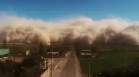 Senamhi lanza alerta naranja por peligroso evento climático: lluvia y vientos extremos en 12 regiones del Perú.