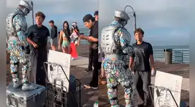 Robotín ahora trabaja como artista callejero en Estados Unidos. Foto: Composición LR/Captura/TikTok Robotín ahora trabaja como artista callejero en Estados Unidos. Foto: Composición LR/Captura/TikTok