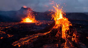 Islandia declara estado de emergencia por erupción del volcán Grindavik