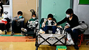 China: hospitales colapsan ante expansión de extraña enfermedad respiratoria en niños y niñas