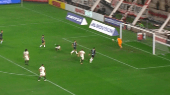 Universitario vs. Alianza Lima: 'El Tunche' se arroja y de un cabezazo marca el empate 1-1