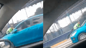¡Indignante! Taxista arrastra a policía en el capote a plena luz del día