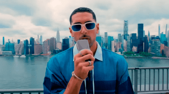 Pablo Sabbag sorprende al lanzar su videoclip musical y hace pedido inusual