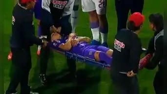 Kevin Quevedo sufrió un golpe en la cabeza en los primeros segundos del partido