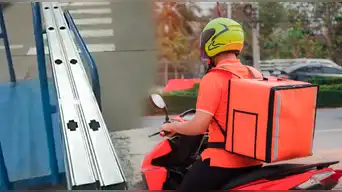 Venezolano acepta pedido delivery en Ventanilla pero se lleva tremenda sorpresa al ver que eran fierros: "No sean malos"