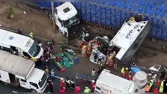 SJM: choque múltiple dejó 2 muertos y varios heridos; chofer fue rescatado tras 3 horas