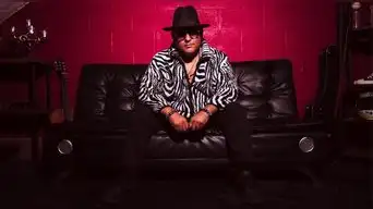 Chalaco Kenny Zúñiga lanza "Latina Mía" y consolida su regreso