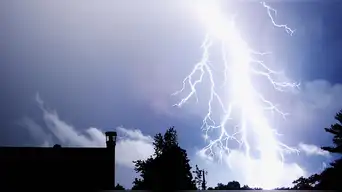 ¡El cielo no da tregua! Estas son las regiones que soportarán FUERTES LLUVIAS y TRUENOS desde HOY, según Senamhi