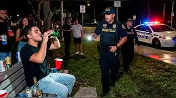 ¡Alerta! Las prácticas latinas que pueden causarte PROBLEMAS LEGALES en EE.UU.: En algunas hasta te pueden imponer MULTAS