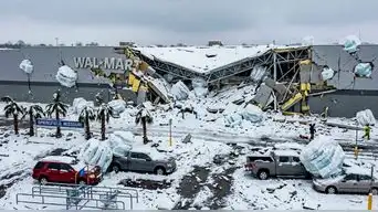 ALERTA MÁXIMA en Walmart | Tormenta de granizo causa COLAPSO DE TRAGALUCES sobre clientes: Imágenes son aterradoras