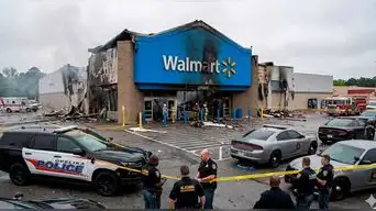 Terror en Walmart: Incendio dentro del supermercado deja a DOS PERSONAS HERIDAS y OBLIGA a cerrarlo completamente