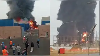 URGENTE | Voraz incendio consume fábrica en Lurín: más de 10 unidades de bomberos atienden emergencia de código 3