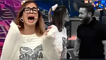 Korina Rivadeneira sufre INCÓMODO momento por DESATINADA broma en DOBLE SENTIDO de Rodrigo Sánchez Patiño: “¿Me jalas la pi...?"