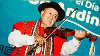 Andrés "Chimango" Lares es distinguido con la medalla de honor del Mincul