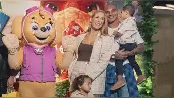 Paolo Guerrero y Ana Paula disfrutaron de película PAW Patrol: La Dino Película