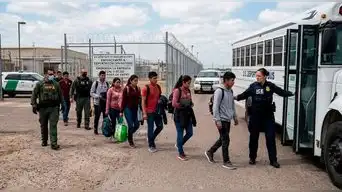 "Salgan o serán deportados": Esta es la DURA ADVERTENCIA del Gobierno de EE.UU. a migrantes sin TPS