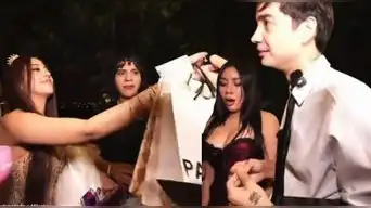 Tiktoker Zully le 'TIRA' el anillo de boda a streamer famoso tras casarse y él ROMPE EN LLANTO: ¿Por qué terminaron?