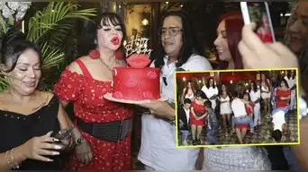 Susy Díaz celebra cumpleaños con mini strippers y ritual para atraer el amor
