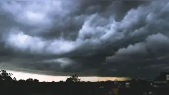 ALERTA ROJA | Senamhi advierte LLUVIA, NEBLINA y VIENTOS EXTREMOS en 11 regiones del Perú: ráfagas de hasta 40 km/h