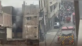ÚLTIMO | Reportan FUERTE INCENDIO en Mesa Redonda: emergencia moviliza hasta 3 unidades de bomberos