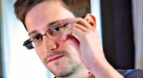 Snowden seguirá en aeropuerto de Moscú.