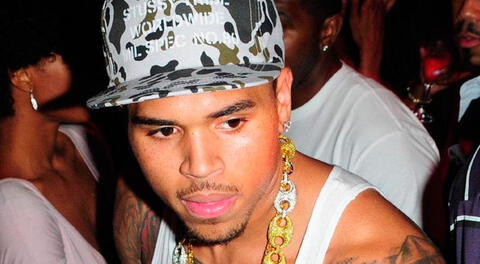 Chris Brown sufrió de convulsiones miestras trabaja en un estudio de grabación.