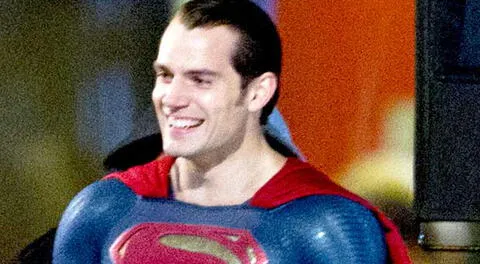 Henry Cavill tuvo una erección. 