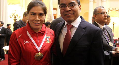Deportistas recibieron medalla y el Diploma de Honor del Congreso