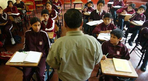 Jornada escolar completa en colegios públicos.