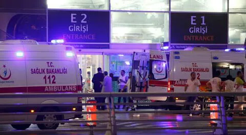 Dos explosiones sacuden aeropuerto de Estambul