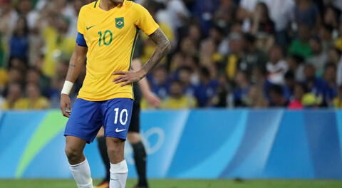 Neymar dejó el brazalete de capitán