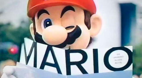 Mario Bros coquetea con la cámara durante la presentación de Tokio 2020