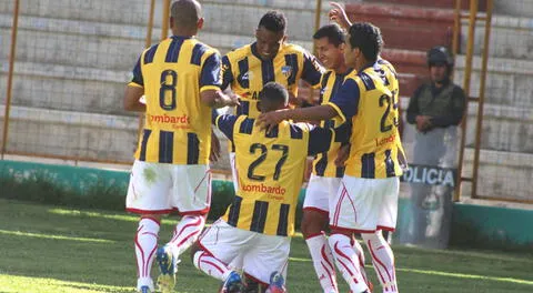 La alegría desbordante de los jugadores del Sport Rosario.FOTO: Visión Deportiva Huaraz