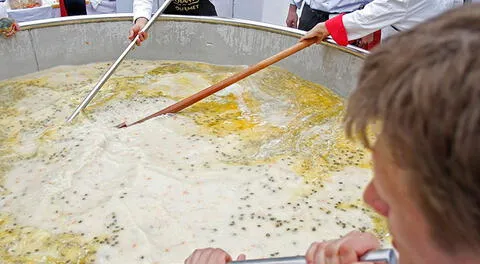 Surco organiza la preparación de la sopa más grande del mundo