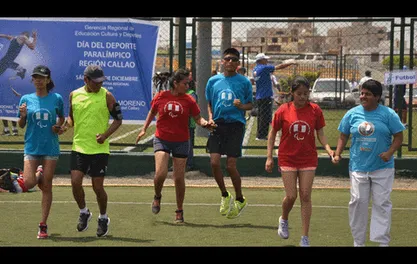 Atletas invidentes junto a sus guias