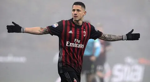 Lapadula se divierte con su técnico