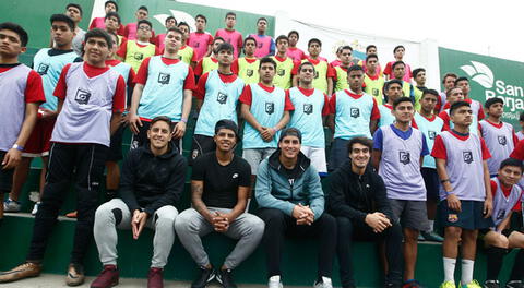 Estuvieron jugadores de Alianza y San Martín  en Polideportivo Limatambo , para observar a los jóvenes durante el cuarto entrenamiento de la Nike Academy Lima, programa de búsqueda de talentos