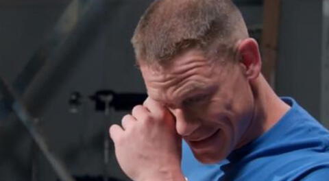 El luchador de WWE terminó conmovido por este gesto de sus fans
