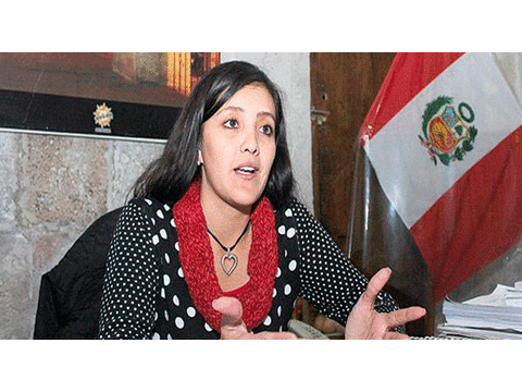 Arequipa: presidenta regional lanza ultimátum a docentes en huelga