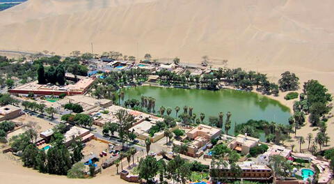 Un oasis es un paraje de un desierto en el cual se pueden encontrar agua y vegetación.