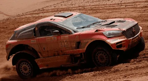 Fuchs sorprende en el Rally Dakar