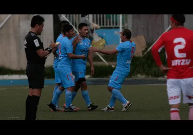 La celebración del Deportivo Garcilaso que goleó 7-0 a FC Cienciano