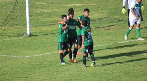 Diego Escuza anotó tres goles en la victoria del Sportivo Huracán. FOTO: César Condori