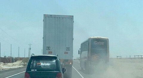 Bus fue captado realizado temeraria maniobra en Panamericana Sur