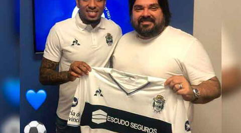 Alexi Gómez posó con camiseta de Gimnasia y Esgrima La Plata. Además, declaró como jugador del 'Lobo'