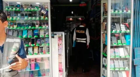 Chimbote: PNP incauta carcasas y protectores para celulares "piratas"