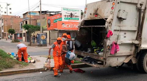 San Juan de Miraflores: municipio recoge basura tras airada protesta de vecinos [VIDEO]