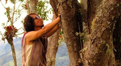 Richard Torres se casó con un árbol en Amazonas